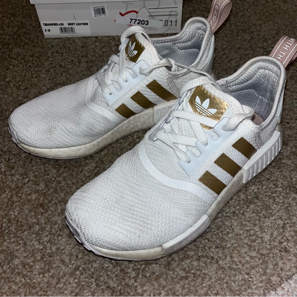 Wmns Adidas NMD R1